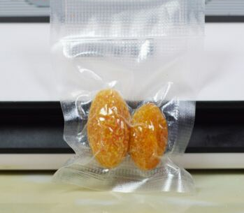 紋路真空袋和光面真空袋有什么區(qū)別？哪個(gè)貴？